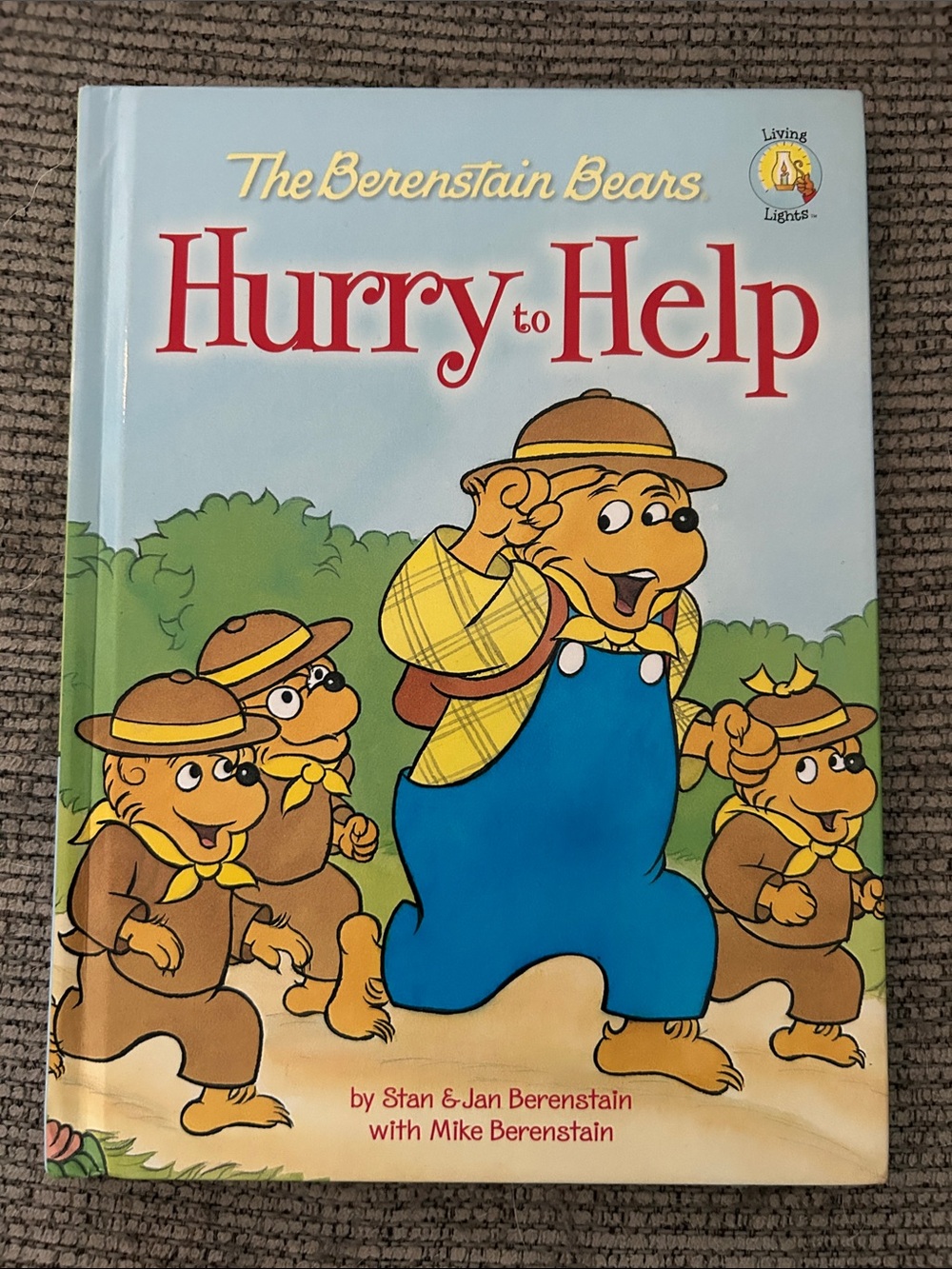 The Berenstain Bears Hurry to Help hardcover book by Stan & Jan Bernstein